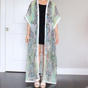 NWT Aubrey Busek White & Multicolor Silk Kimono